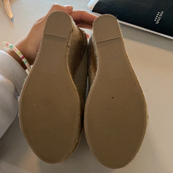 George heels - Picture 4 of 4